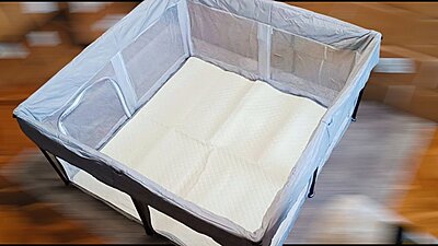 Сгъваема квадратна кошара + килимче за игра