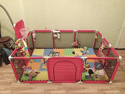 Кошара за игра с баскетболен кош и футболни врати Кошара за игра с баскетболен кош и футболни врати