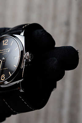11895 - Panerai - PAM00657 - pre-owned conditions with MINOR signs of usage - Card & Box