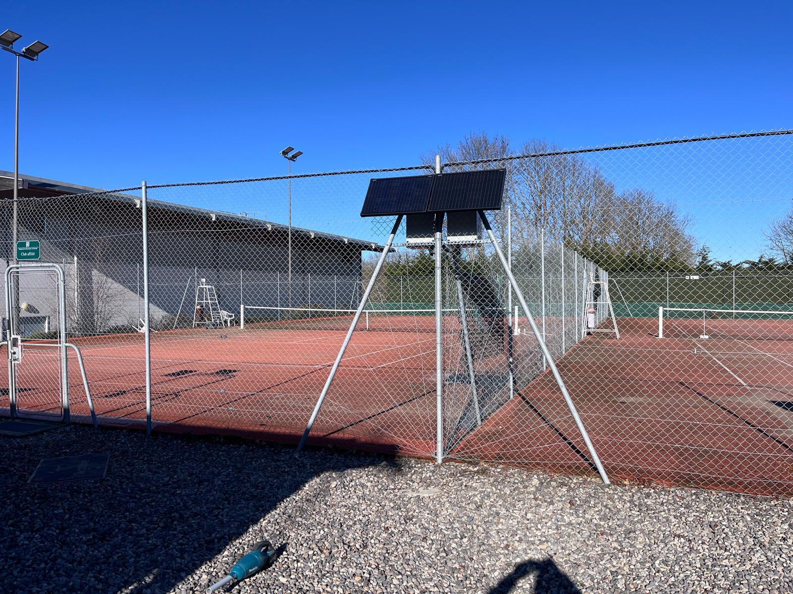 Installation Neop solaire sur des courts de tennis