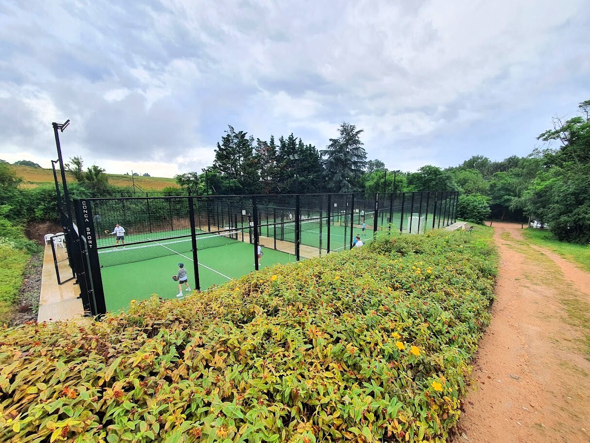 Piste de padel exterieur contrôle de l'éclairage